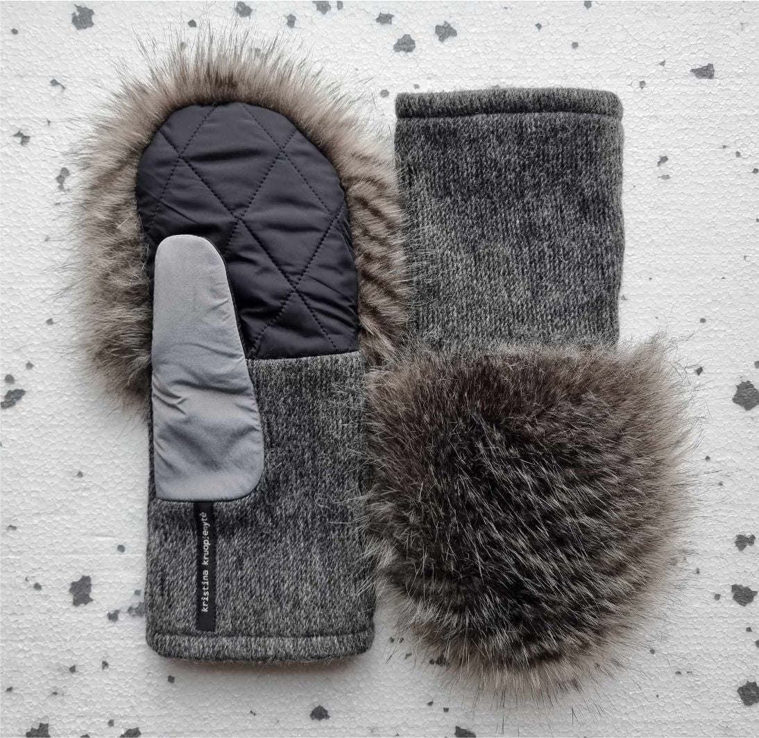 Mittens with faux fur GREY