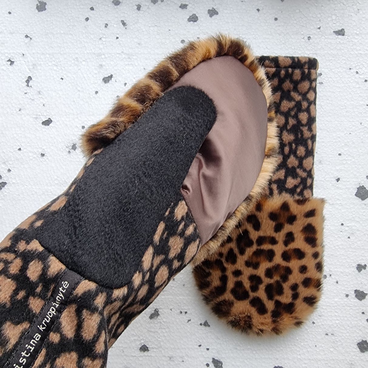 Mittens with faux fur LEOPARD