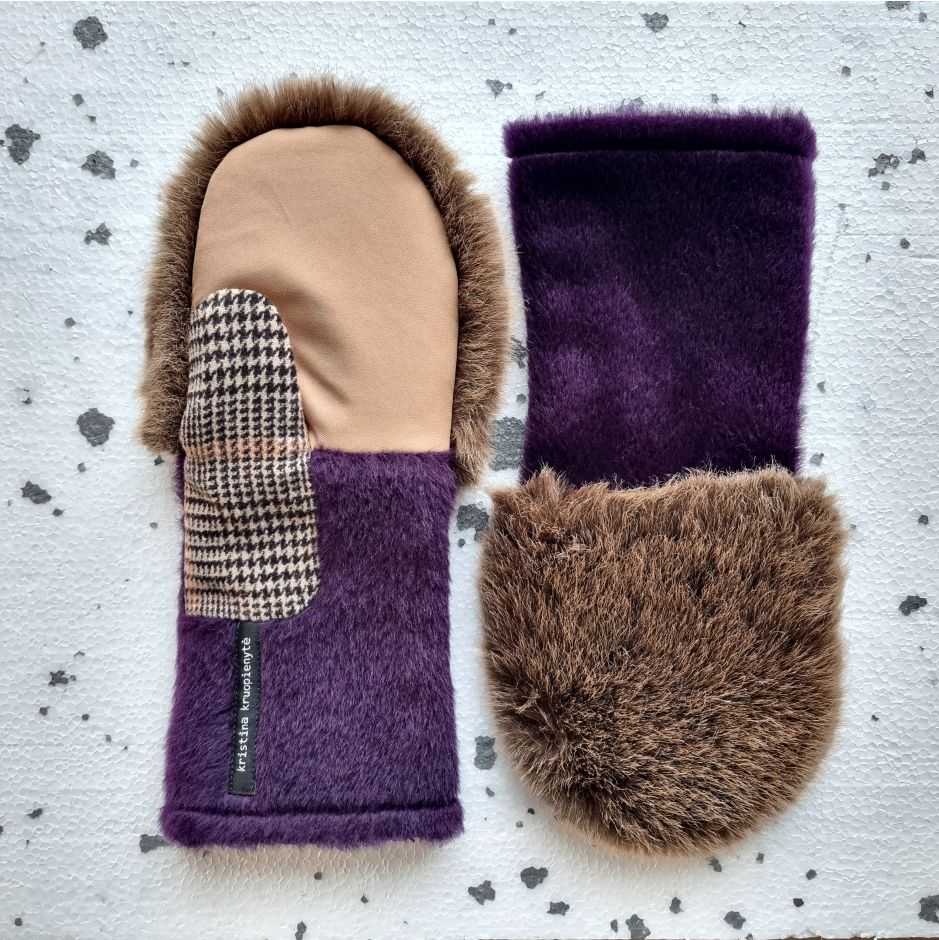 Mittens with faux fur CAMEL / DARK VIOLET