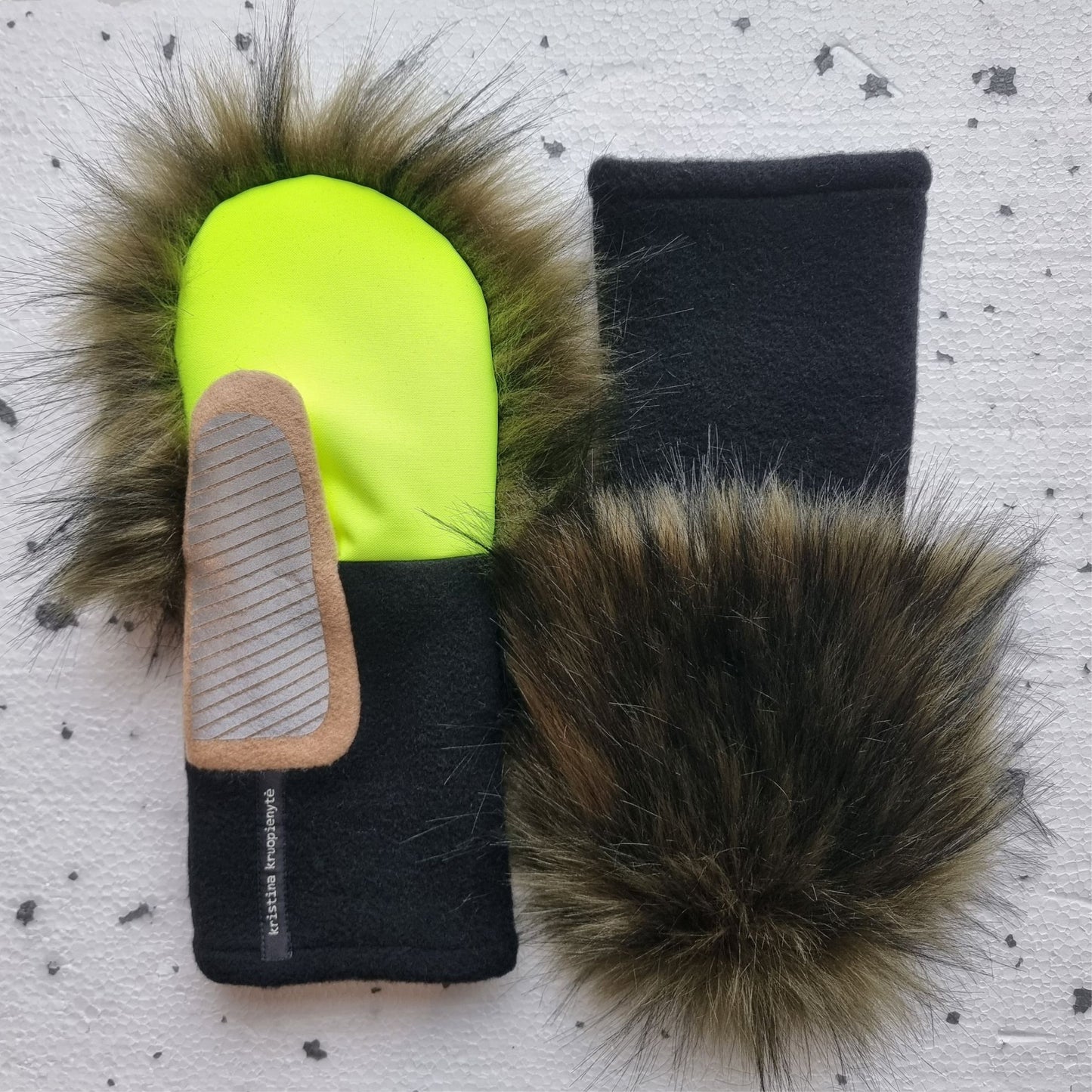 Mittens with faux fur BLACK/ NEON / DEEP OLIVE GREEN
