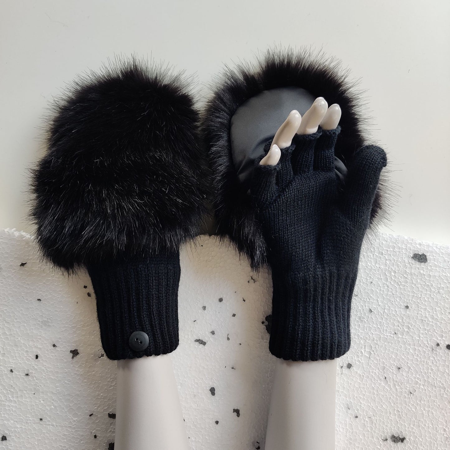 Knitted fingerless gloves with faux fur hood BLACK