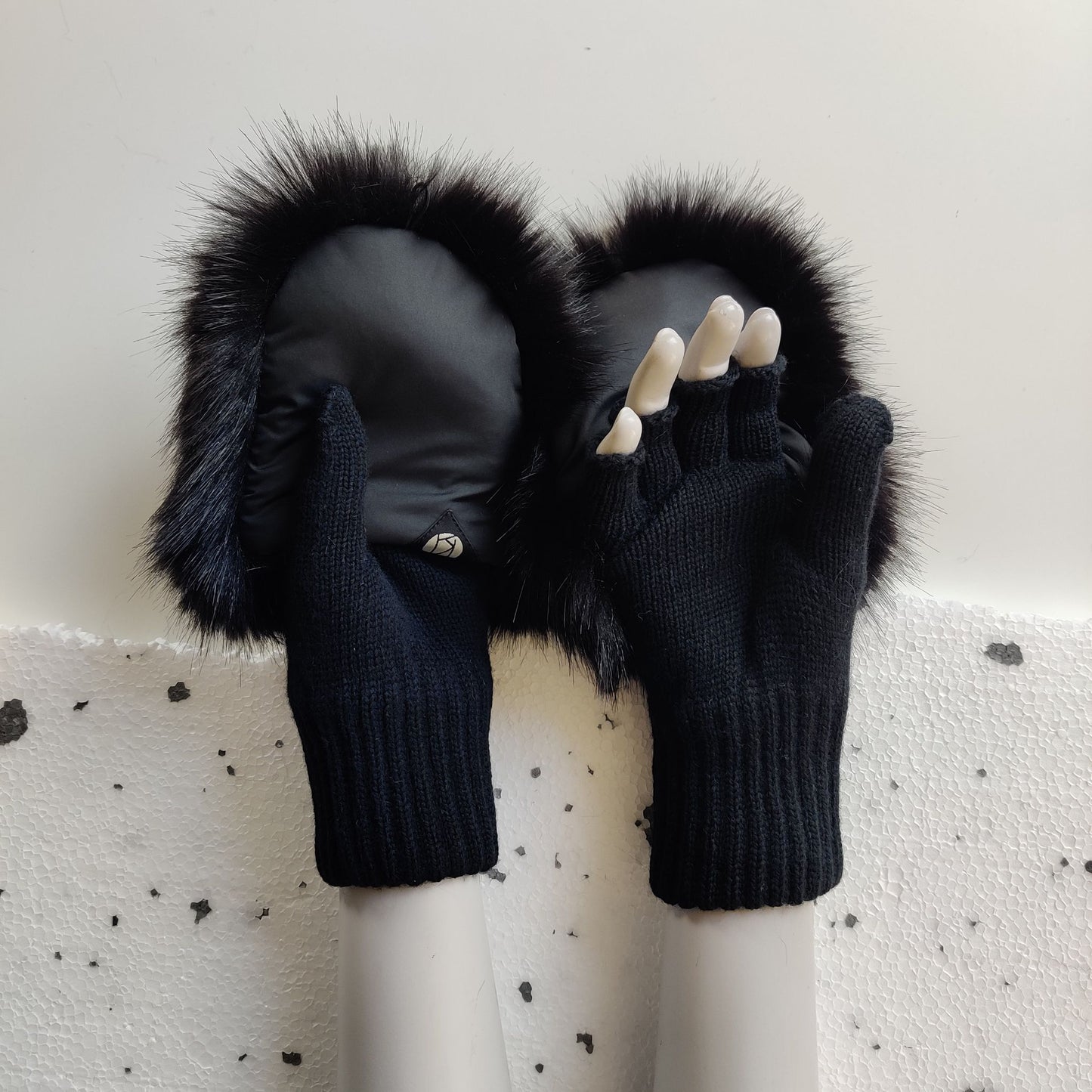 Knitted fingerless gloves with faux fur hood BLACK