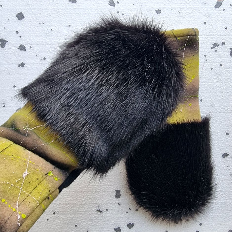 Mittens with faux fur  CAMEL / BLACK