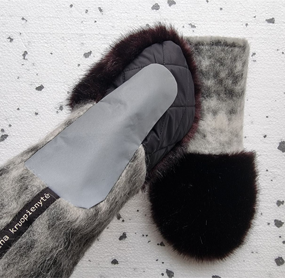 Mittens with faux fur GREY / RASIN BROWN