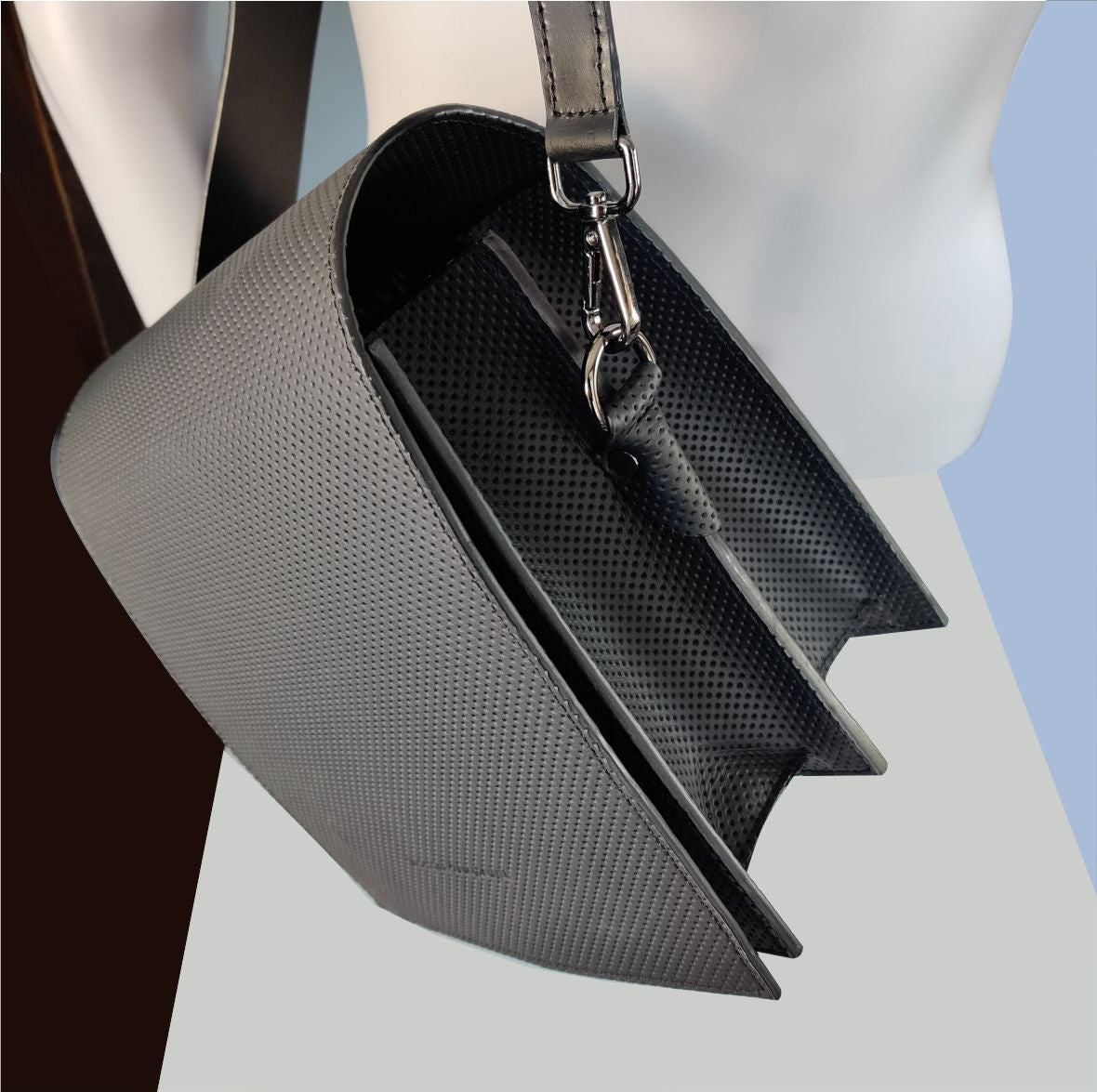 Mini flap shoulder bag / MINI FORM