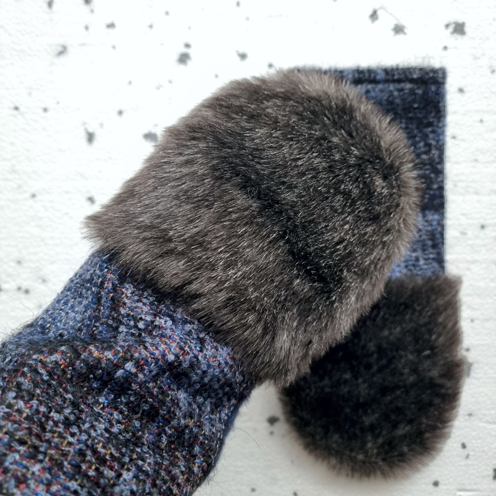 Mittens with faux fur MELANGE ASH / MELANGE BLUE and BLACK