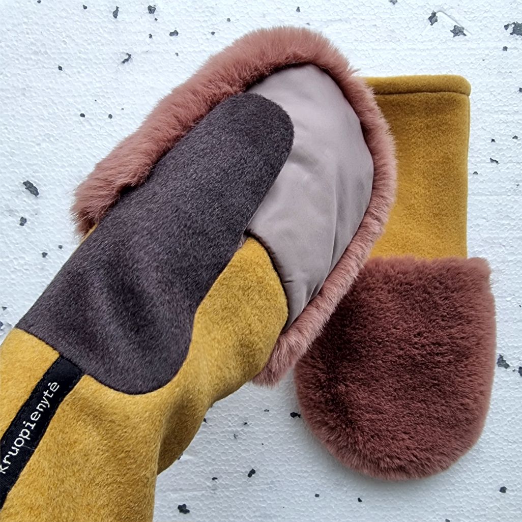 Fingerless gloves with faux fur hood  MOUVE PINK + MUSTARD