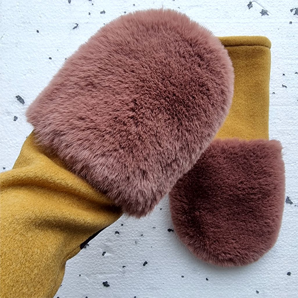 Fingerless gloves with faux fur hood  MOUVE PINK + MUSTARD
