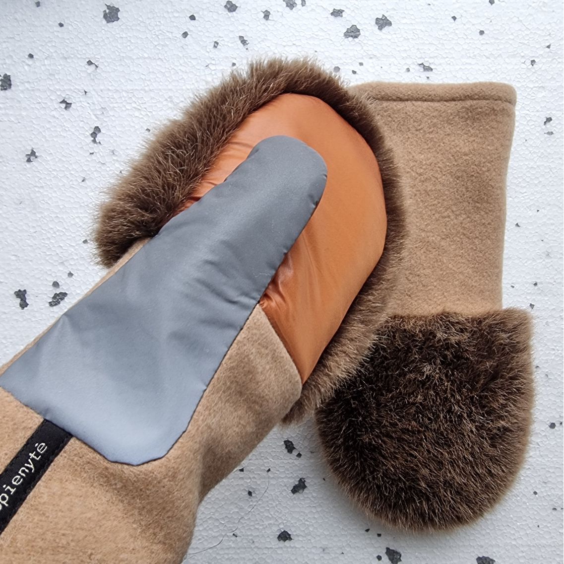 Mittens with faux fur LIGHT BROWN / CAMEL / GINGER