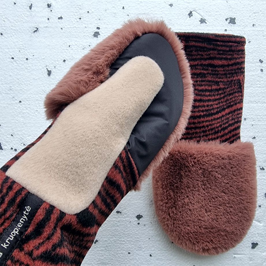 Mittens with faux fur  MAUVE PINK / mahogany RED