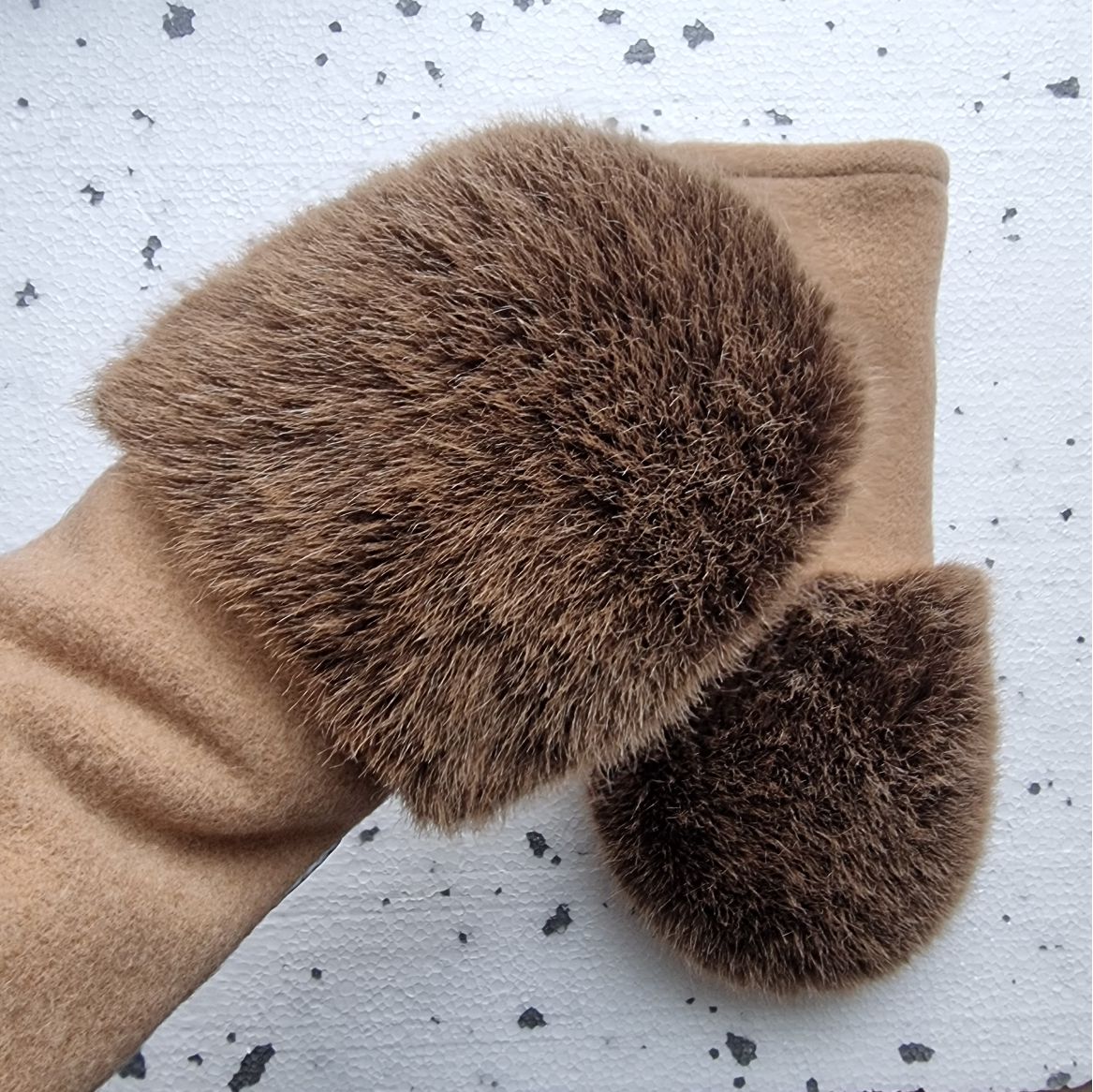 Mittens with faux fur LIGHT BROWN / CAMEL / GINGER