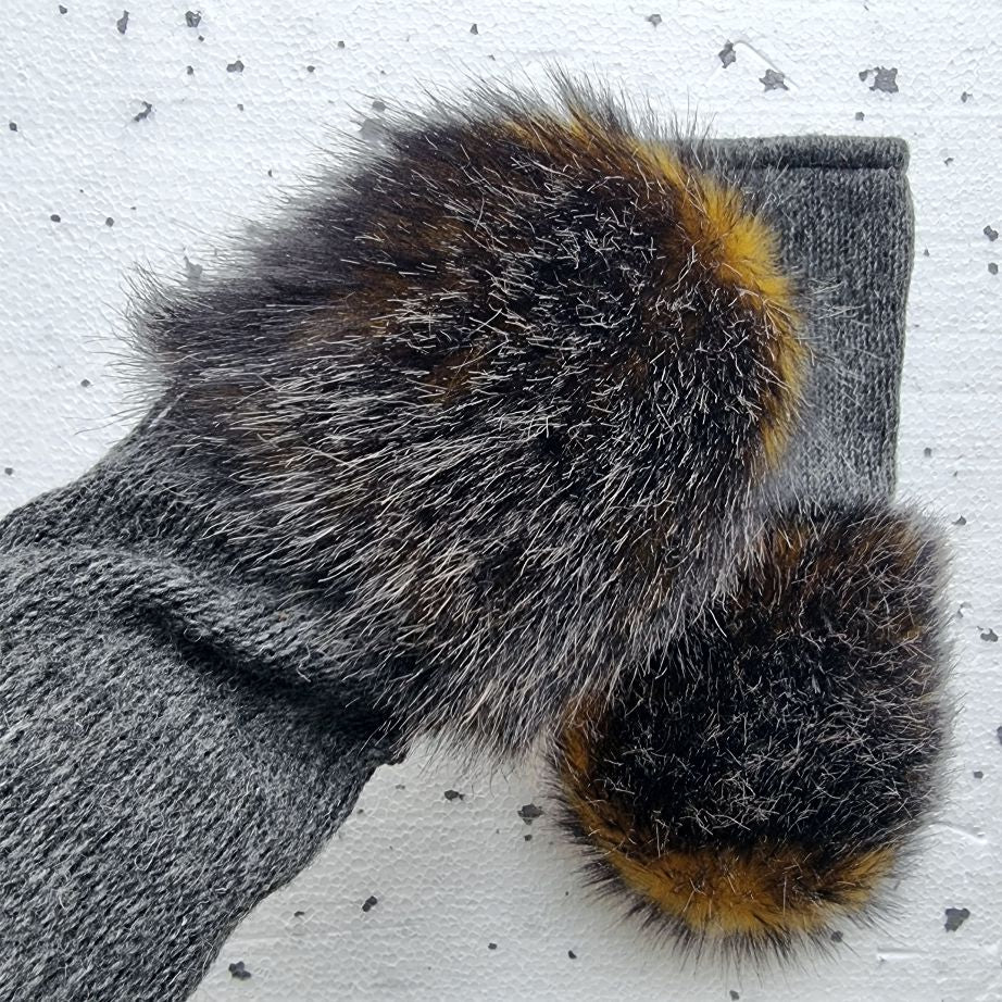 Mittens with faux fur GREY / OMBRE OLIVE with GREY MELANGE