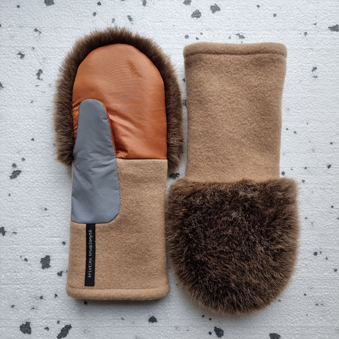 Mittens with faux fur LIGHT BROWN / CAMEL / GINGER