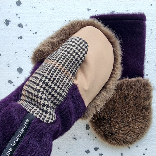 Mittens with faux fur  CAMEL / DARK VIOLET