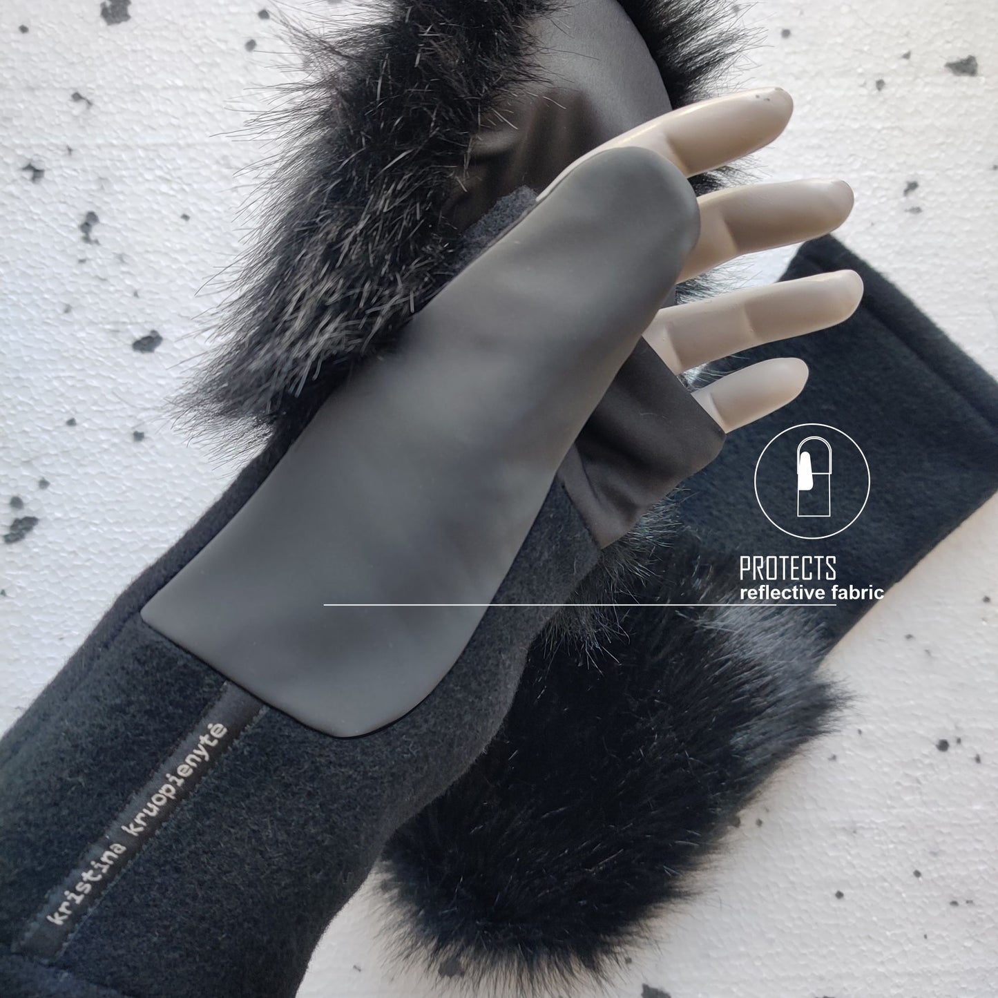 Fingerless gloves with faux fur hood  BLACK