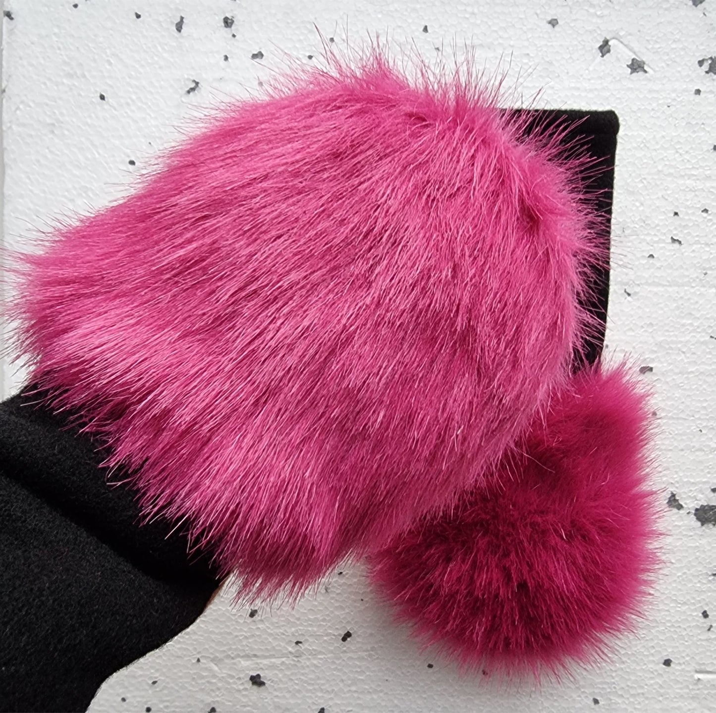 Mittens with faux fur BLACK CAMEL PINK